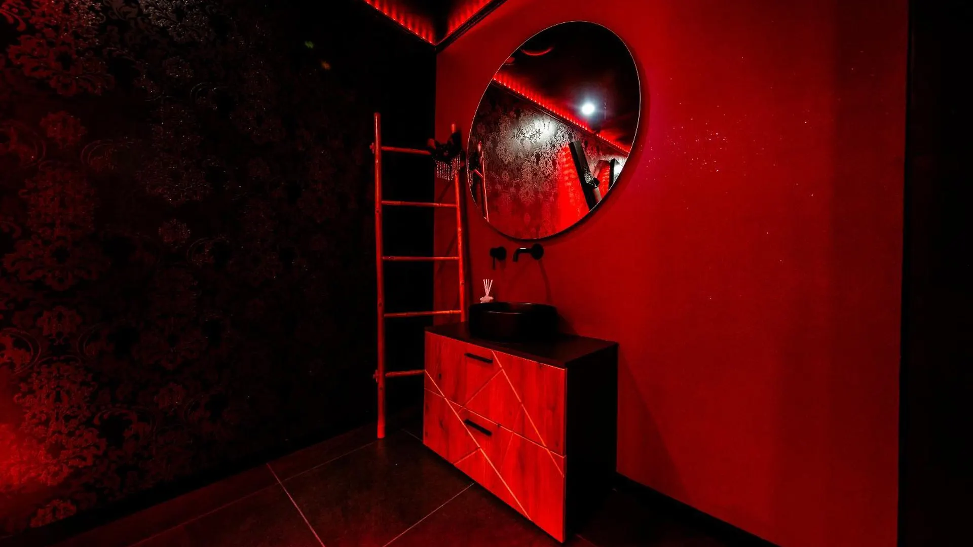 Apartment L'Instant Secret - Love Room Moutiers  France